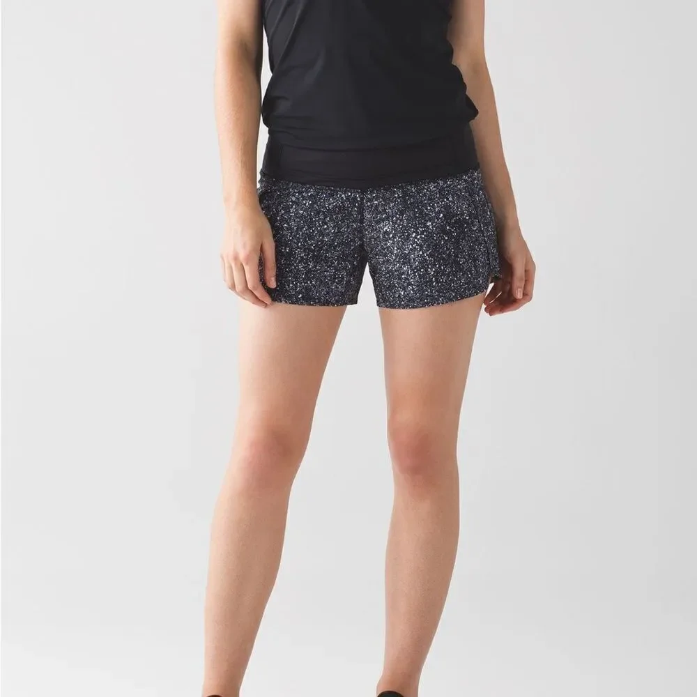 Lululemon Run Times Short in Mini Splatter White Black Size 6